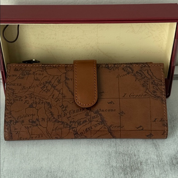 Patricia Nash Nazari Leather Brown Riot Rust Map Print Bi-Fold RFID Wallet NIB - Picture 3 of 11